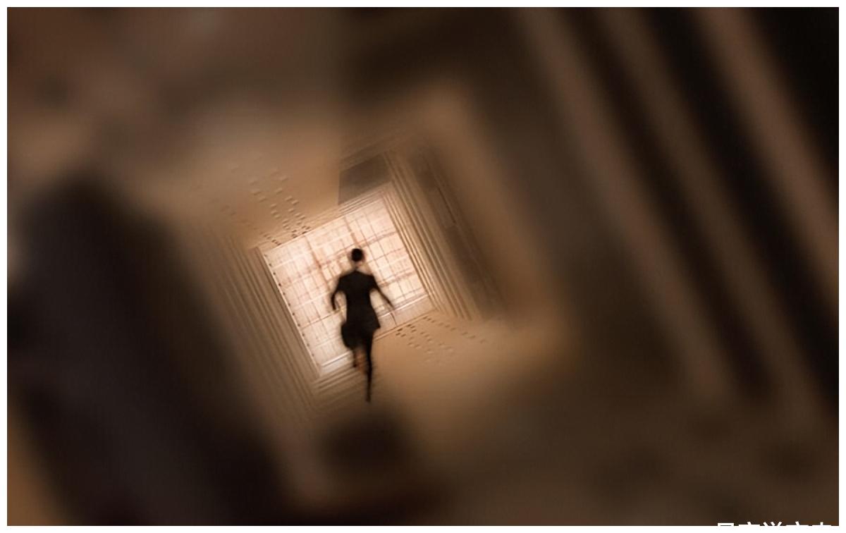 梦到自己被人打后来又被亲人解救，梦境背后的深层含义与心理解析