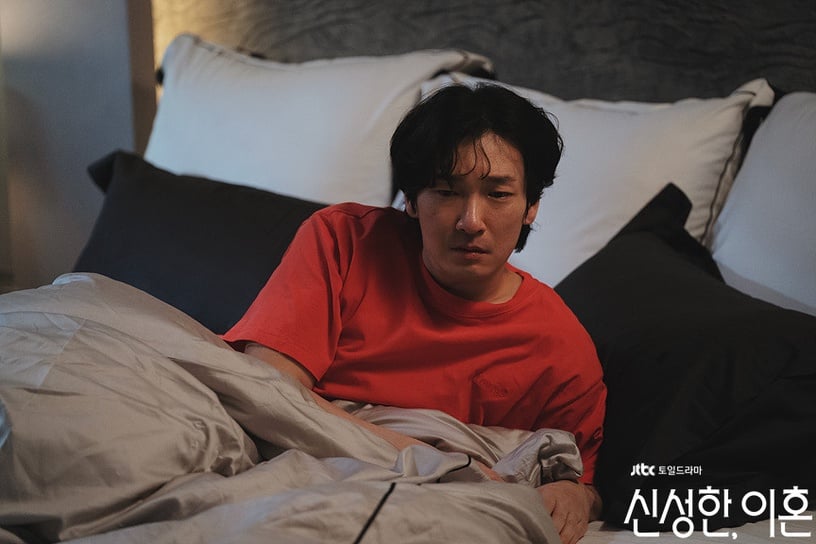 梦见自己输给妹妹一千多块钱，家庭情感与财务平衡的深层解读
