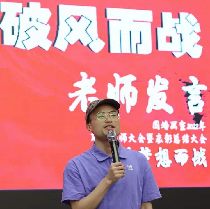 筑梦之墙，解析梦中垒自家围墙的深层含义