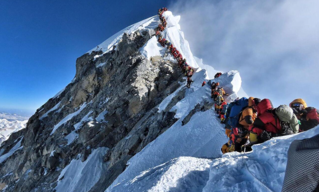 梦见死去的亲人尚未安葬，梦境背后的深层含义与心理解析
