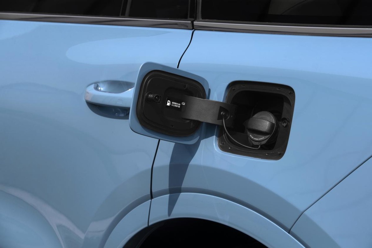 理想汽车需要充电吗 充电比加油便宜多少
