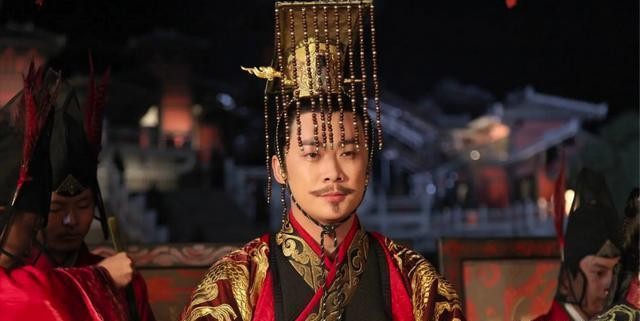 周公解梦，梦见剪短黄发，寓意新生活的开始与自我革新