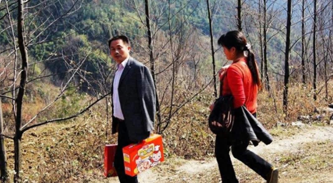 离婚后的梦境交织，解析梦见逝去婆婆的深层含义