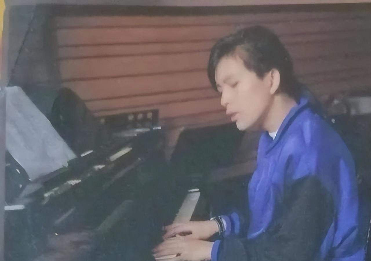 梦境中的温柔触碰，解析梦到同性接吻的深层含义