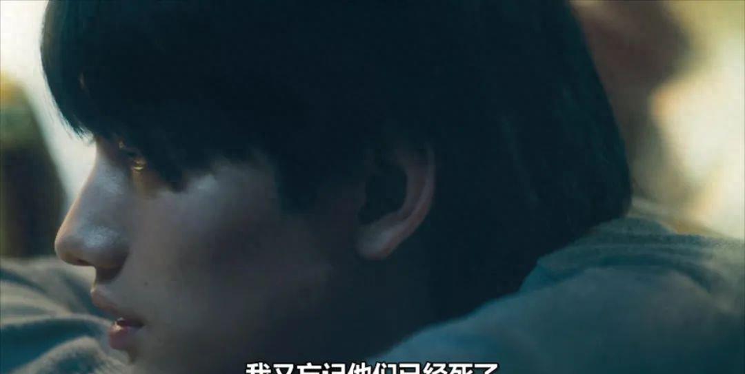 梦境解析，僵尸追逐与水中逃生的深层含义