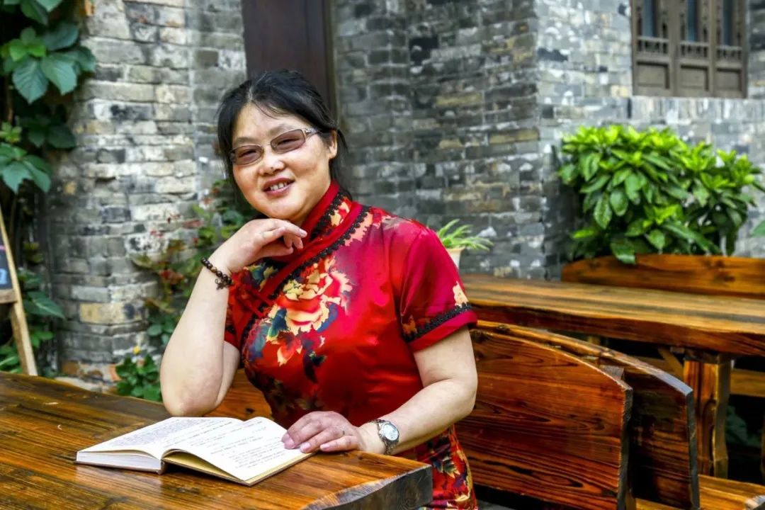 梦境的回响，为何我们会梦到已故的亲人？——寓意与自我反思