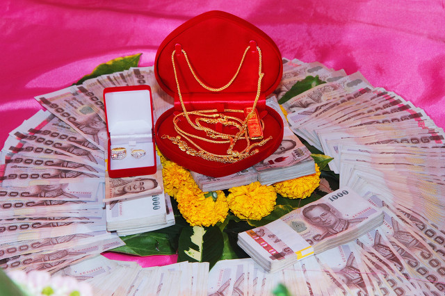 昨晚梦到自己未婚先育生的还是一个男孩，这是什么预兆？