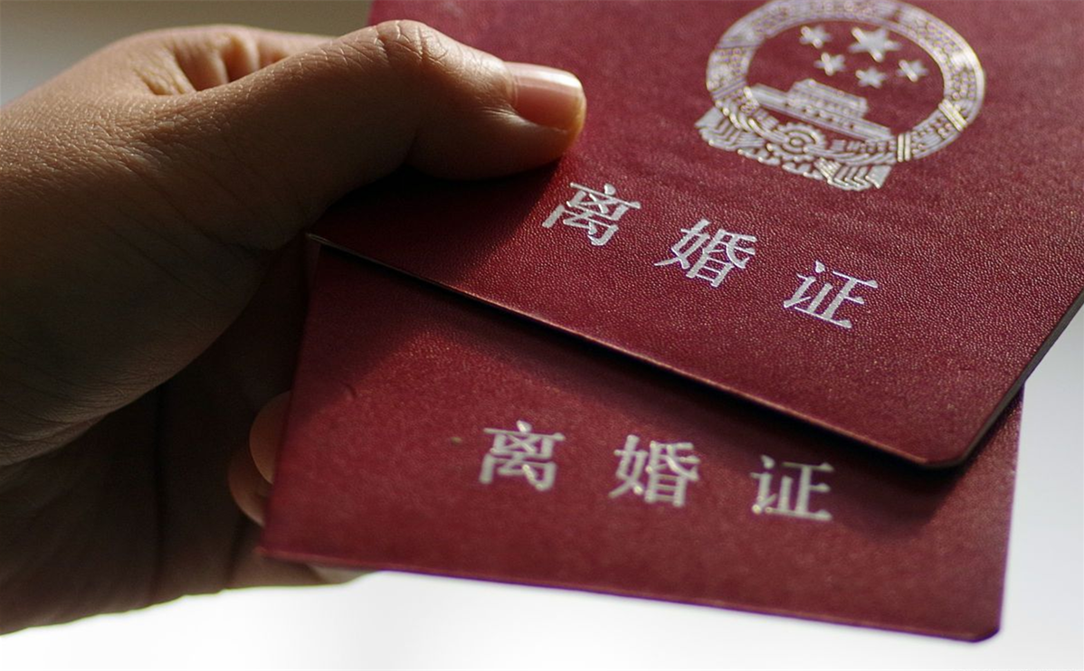 梦境迷雾，探索大家帮帮忙，昨天晚上做梦梦到一个好像熟悉又好像陌生的男人的深层寓意