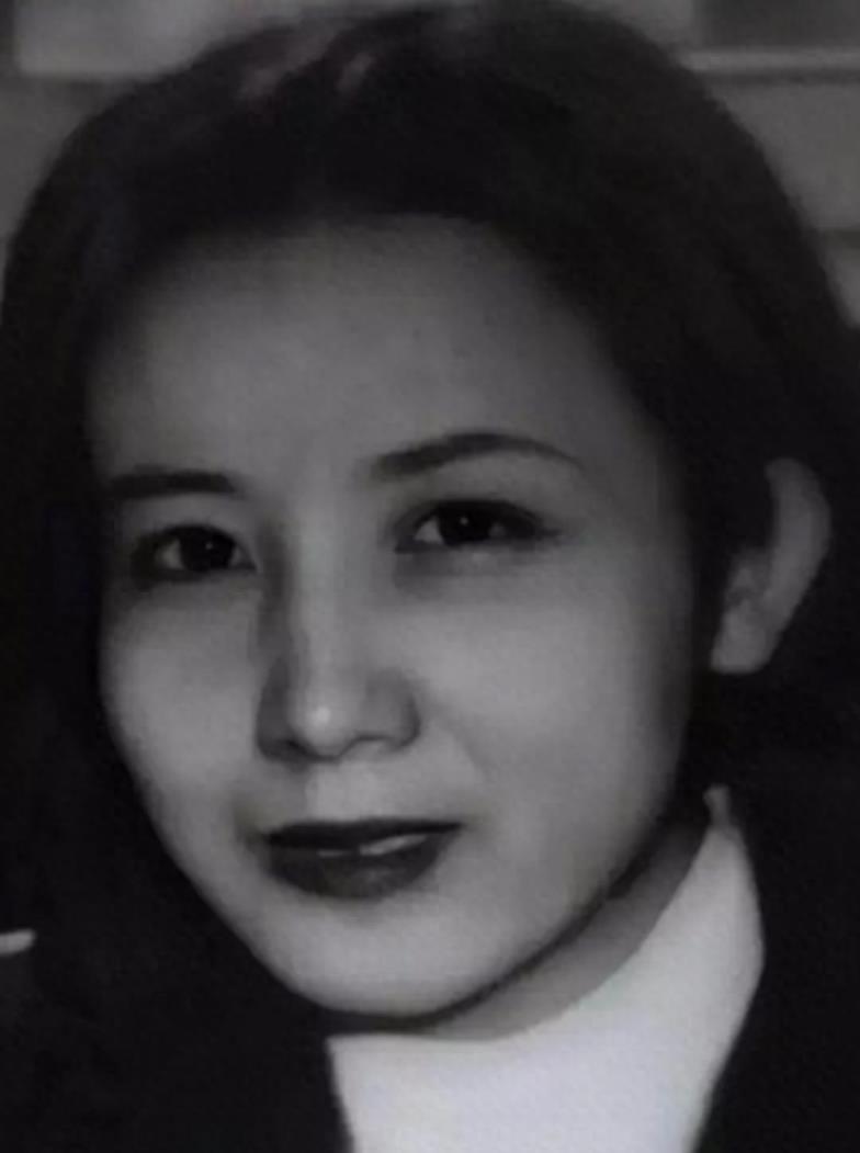 梦到蛇吃母亲，潜意识的警示与家庭关系的深层探索