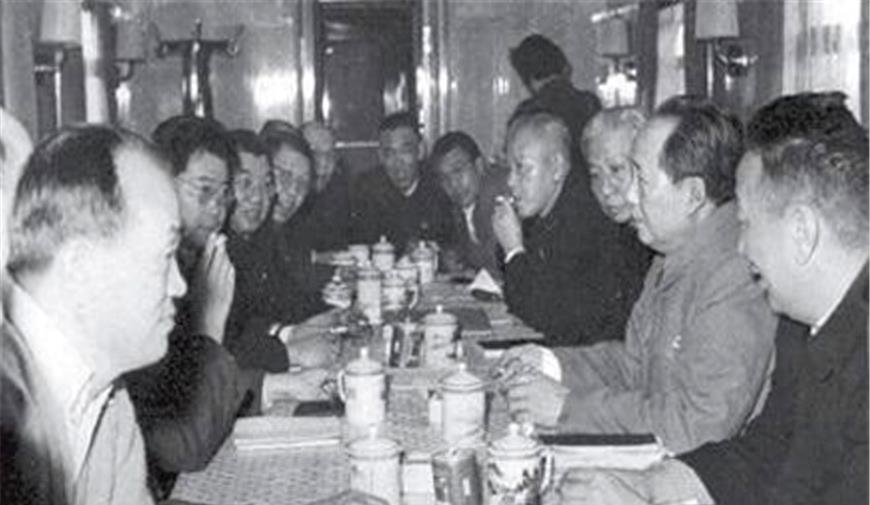 周公解梦，梦见亲属找吃饭的深层寓意与心理分析