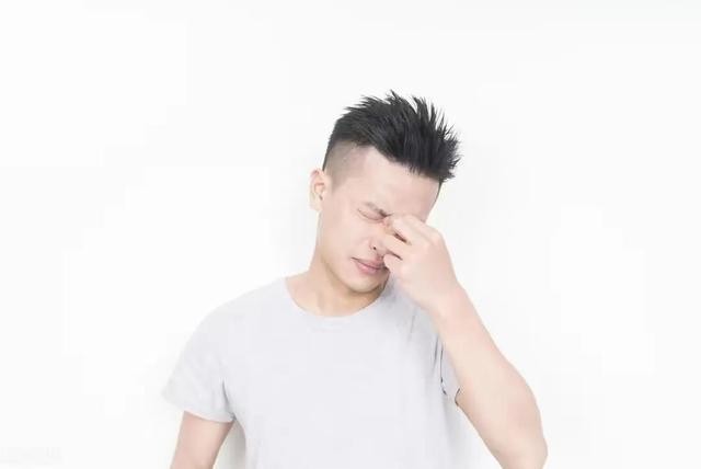梦境的温柔触碰，解析我梦到我喜欢的女孩三次，且在梦中她亲了我的深层含义