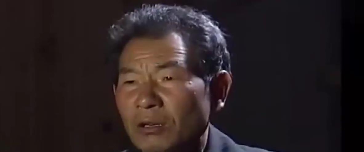 梦境中的隐秘符号，解析梦见红色棺材被人挖出又放回的深层含义