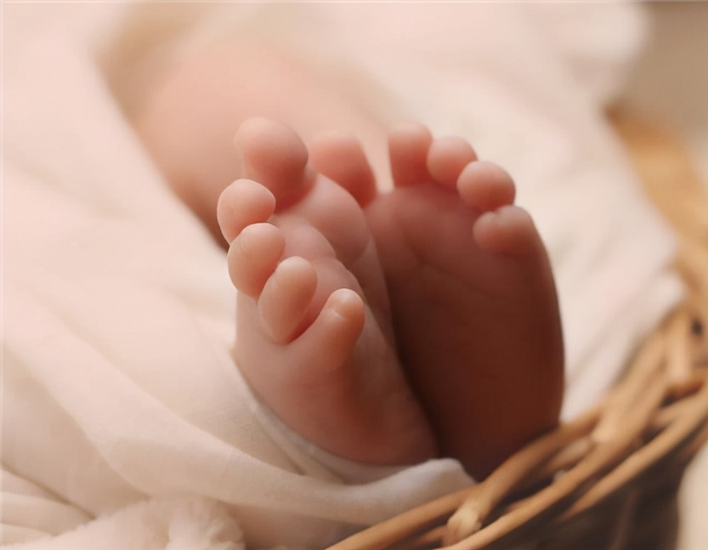 梦境的隐喻，解析梦见亲人做手术的深层含义