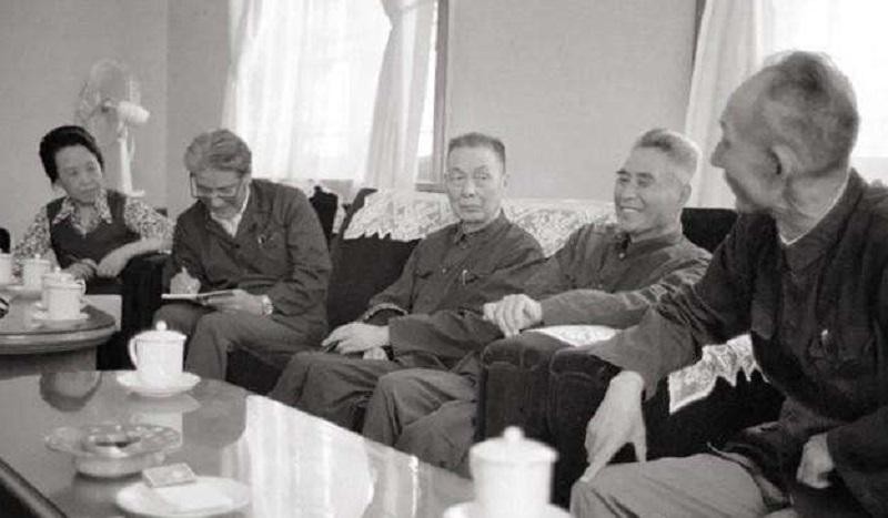 时光倒流，梦中重返十年前旧居，探访成长足迹与亲子情深