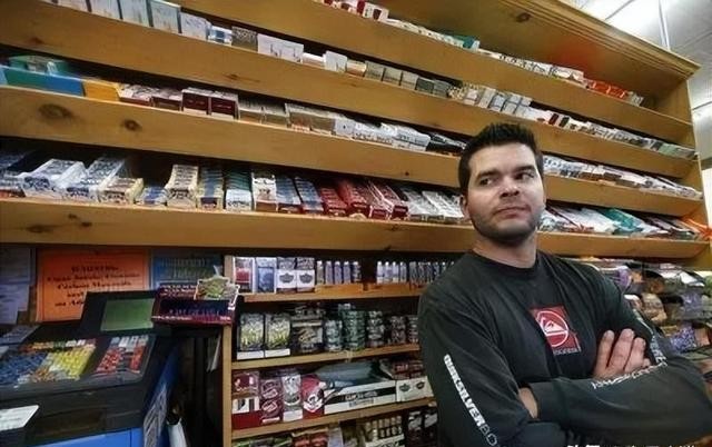 梦的迷雾，女孩梦见自己吸烟的深层含义与心理解析