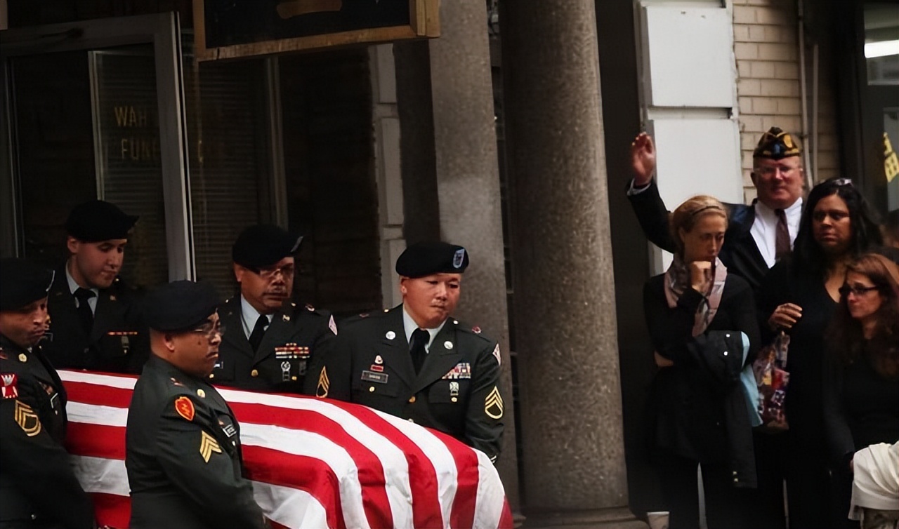 梦之涟漪，解析梦见自己打开水龙头，自来水喷到自己身上的深层含义