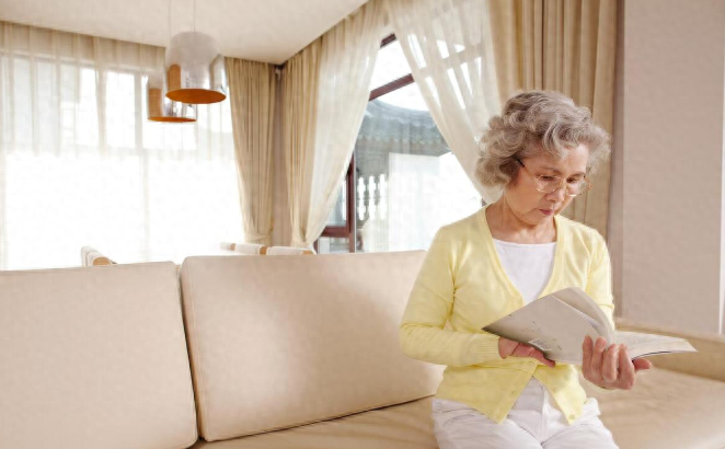 周公解梦，与逝去多年的她重逢——梦中的对话与泪水的深意