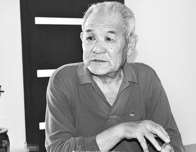 重逢逝者，梦回五年，与故友合影的深层含义