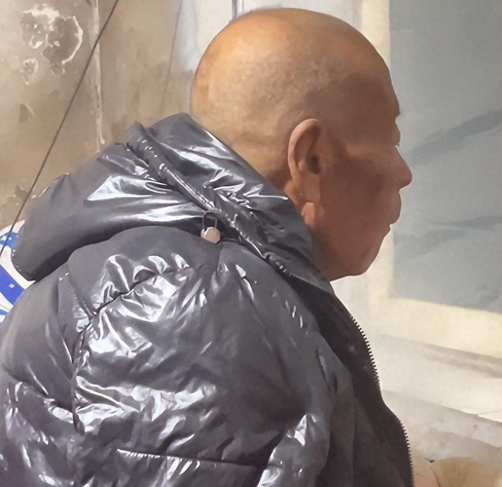 梦到自己躺在棺材里，寓意解析与心理启示