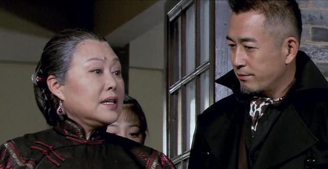 为何频繁梦见逝去的亲人不愿离去？内心的伤痛与梦境的解析