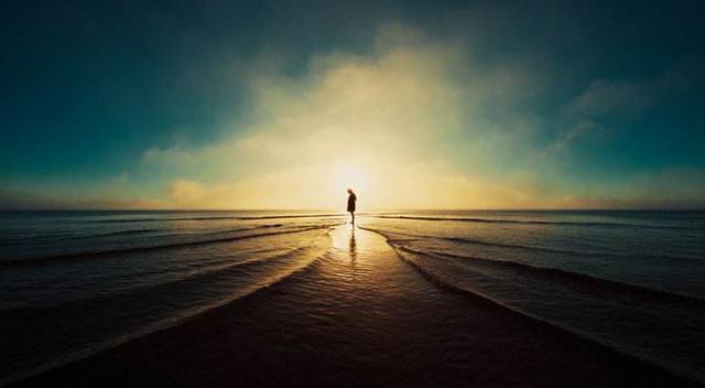 周公解梦，梦见活人死亡的多重解读与心理解析