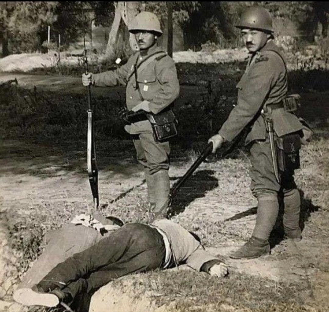 梦见死去的亲人抱着自己的腰，梦境背后的深层含义与情感解析