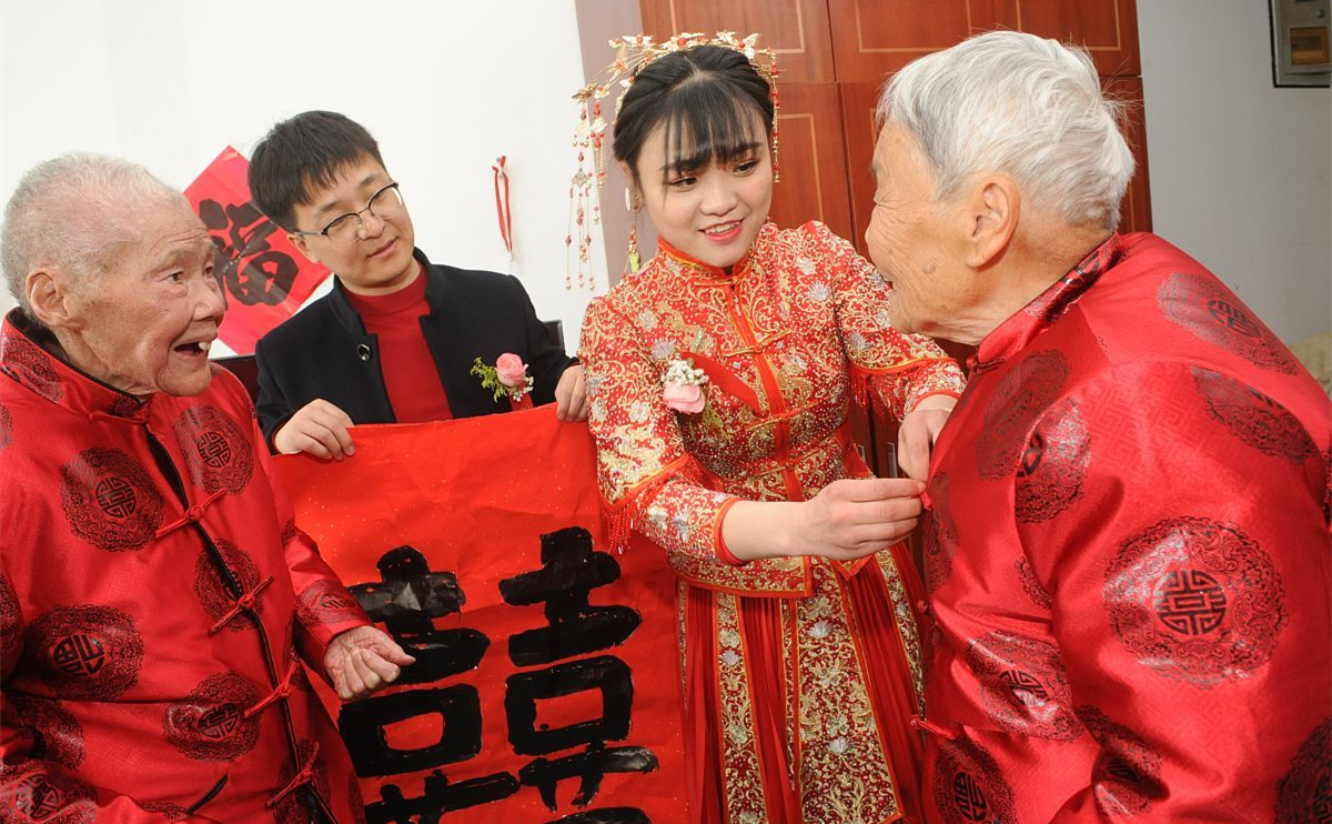周公解梦，梦见搀扶已故婆婆的深层含义与心理解析