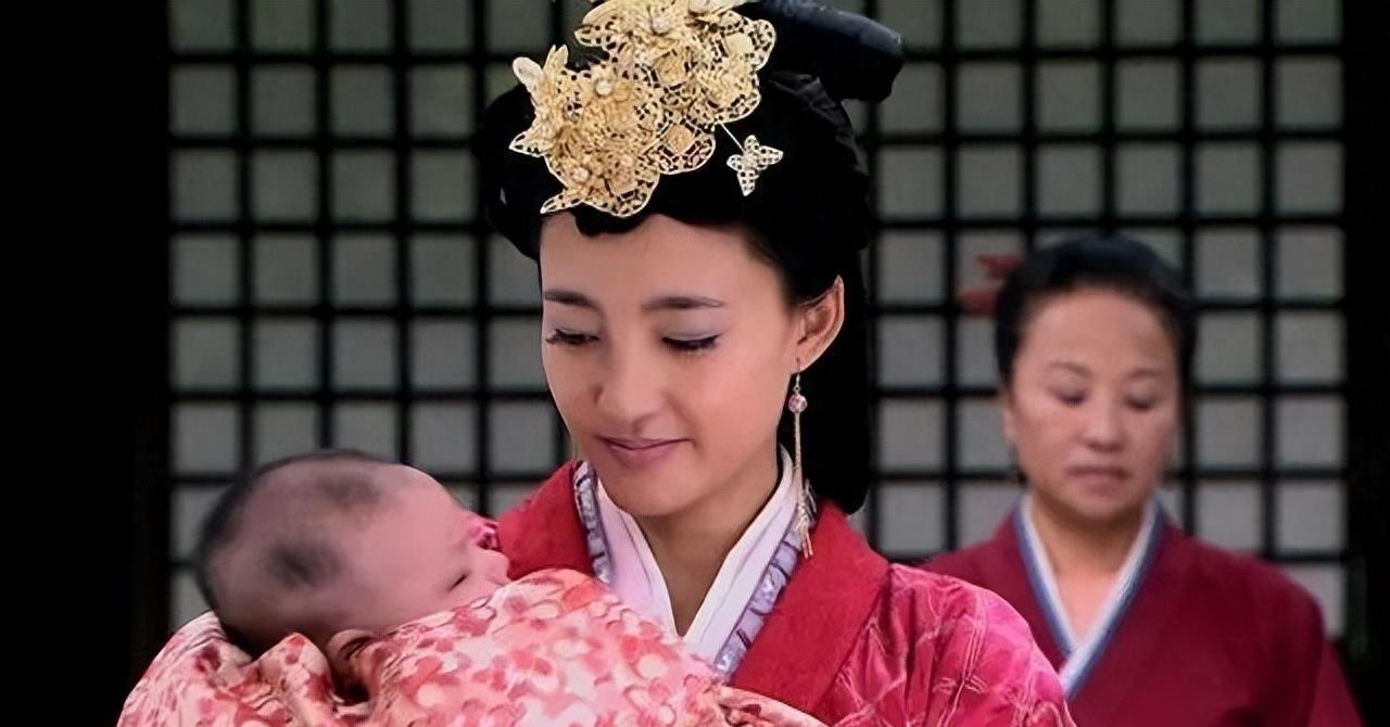 梦境解析，梦见十几个人闯进我家，寓意何在？