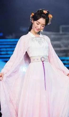 梦境解析，梦见蛇群涌入家门，未咬人终被逐出