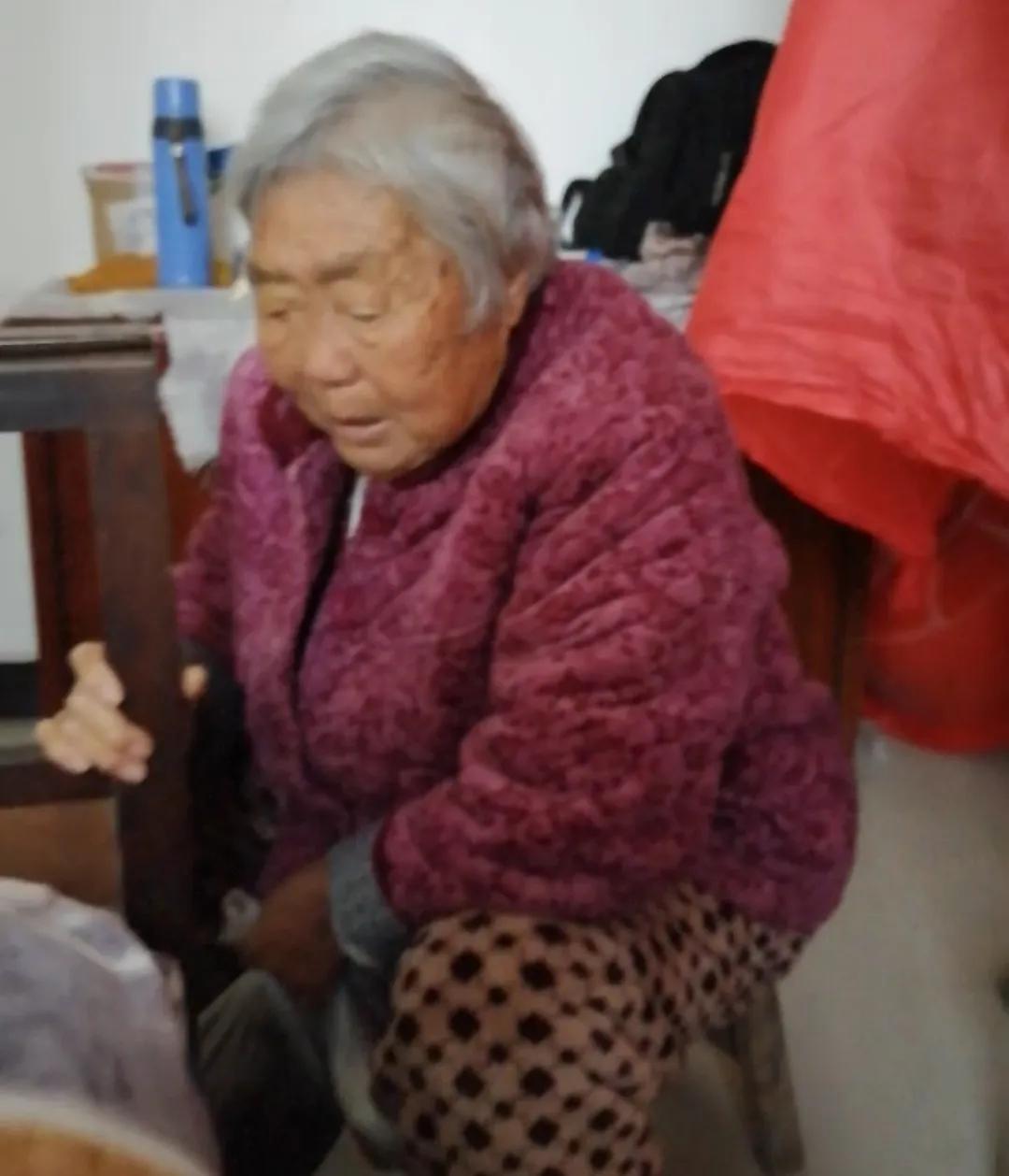 穿越时空的对话，梦见去世父亲与在世母亲通话的深层含义