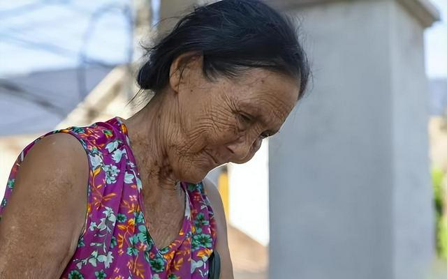 梦见买了个刚出生的婴儿来养，周公解梦与心灵深处的寓意