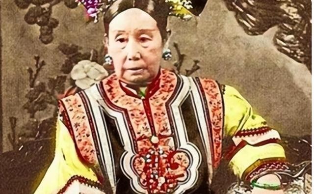 梦境的深渊，探索梦到墓地与棺材的深层含义与心理解析