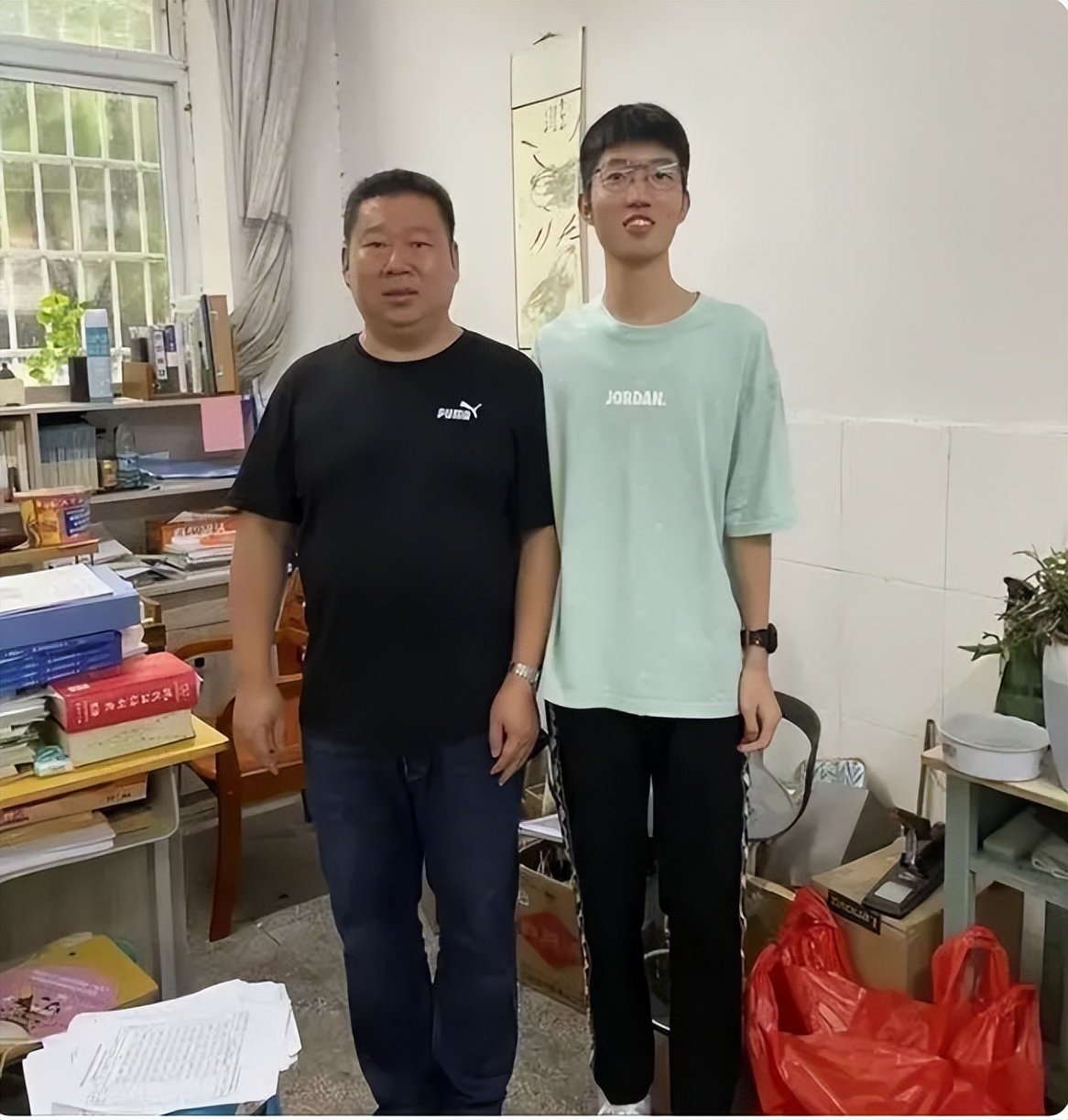 梦境与现实，解析刚刚我也梦到爸爸去世，在梦里哭的稀里哗啦的，醒来后感觉异常真实的深层含义