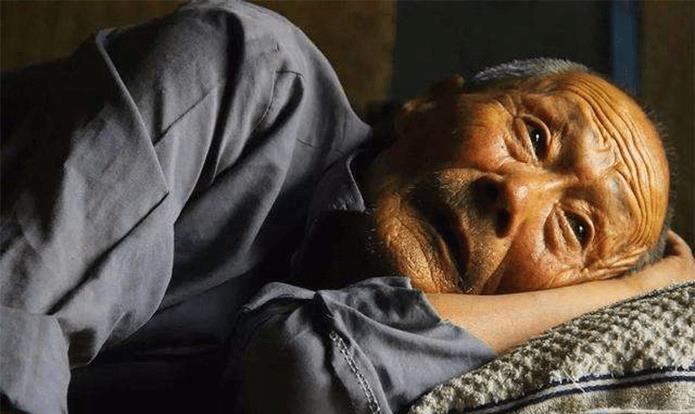 梦见我与儿子掉水里被一个陌生男人救了我谢谢他，解读梦境中的深层寓意