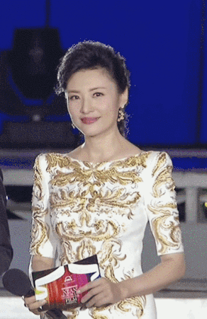 妈妈梦见未婚女儿生育，梦境背后的深层含义与心理解析