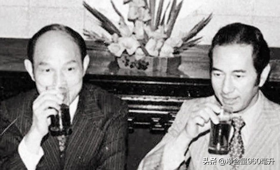 梦境碎片，解析梦到杯子碎裂的深层含义与心理启示