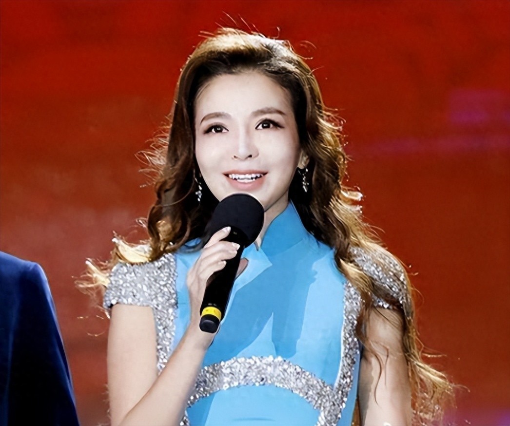 梦回边缘，探索总是梦到他既陌生又熟悉的人的深层含义