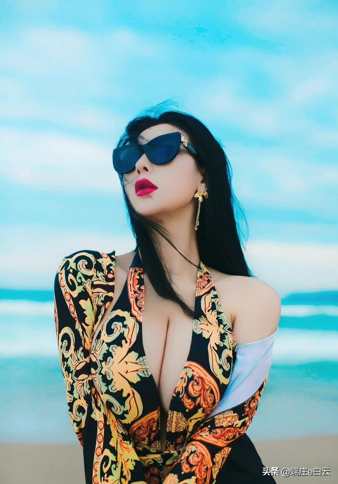 梦境迷雾，当神经成为你与梦中人缘分的隐喻——解析梦见喜欢的人说你神经的深层含义