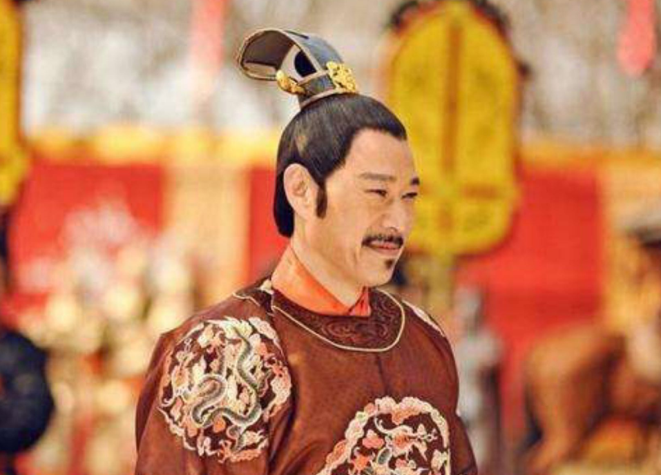 梦境迷雾，解析梦见锅里有鱼，好多蛆虫在爬的深层含义