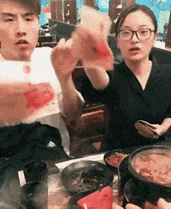 梦见没钱付账时捡到钱，解读梦境背后的深层含义