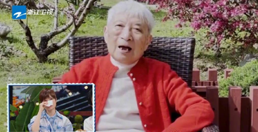 周公解梦，梦中奶奶怀抱，思念与传承的温柔纽带