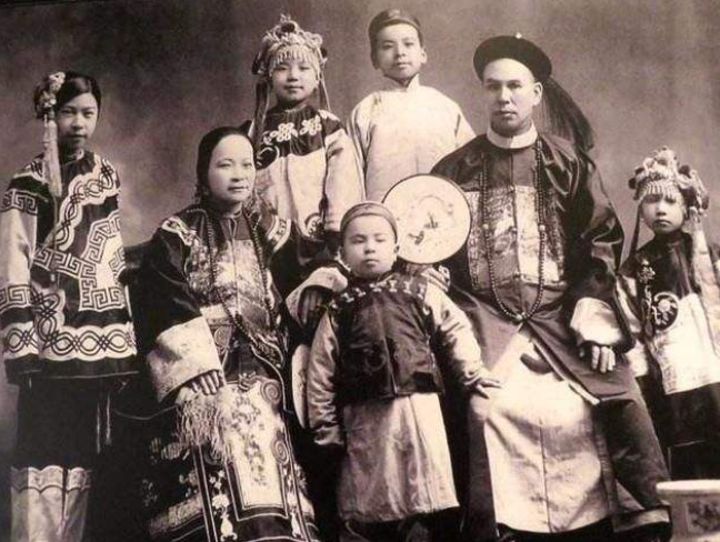 梦境的深意，解读梦见死去的父亲与棺材的象征意义