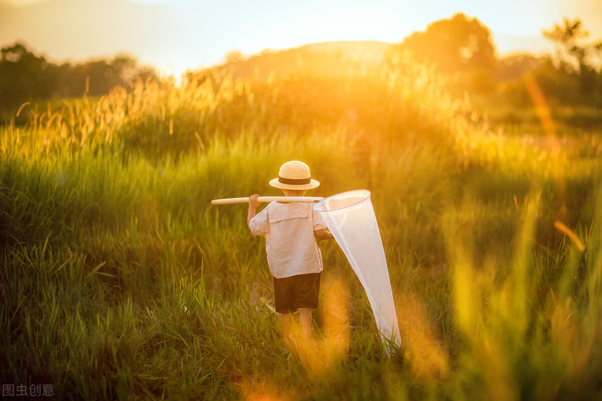女人梦见被鬼怪追赶一直跑，梦境背后的深层解析与心理启示