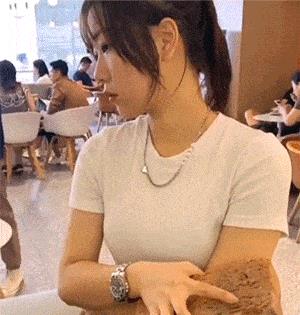 梦境解析，梦见公鸡从门前跑掉与生育性别之间的微妙联系