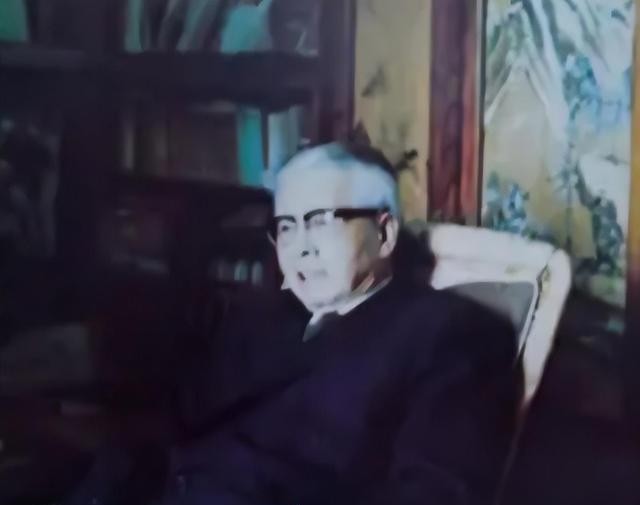 梦境中的宁静港湾，梦见已去世的外公外婆安详沉睡