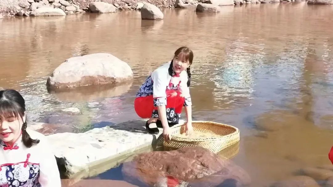 夜色中的心语，梦到男友不要我了，是预兆还是内心的低语？