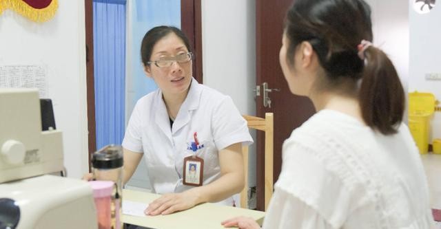 女性梦见坟地，潜意识的隐喻与预兆解析