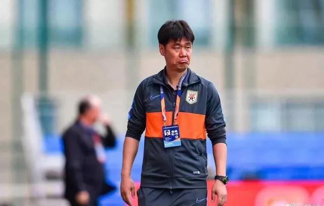 梦见前男友与别人结婚，对我冷淡如陌，梦境背后的情感解析
