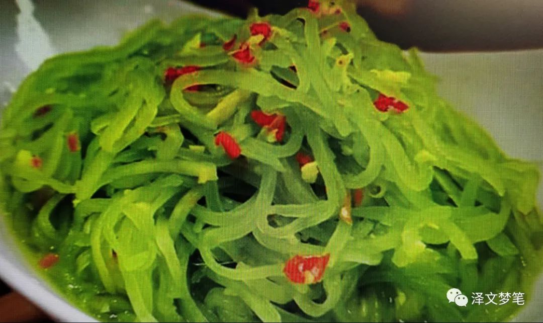 梦见院子里结满苦瓜与丰盛之物，探索梦境背后的深层含义