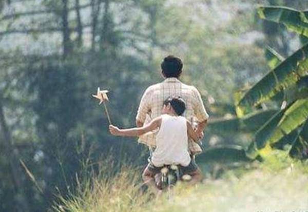 梦境中的遥望，解读梦见自己喜欢的人在远处看着我